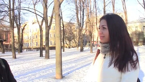 Русские парни ебут казашку в сауне