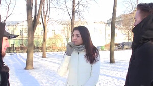 Русские парни ебут казашку в сауне
