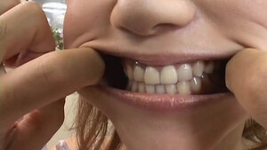 Азиатке кончают в рот и делают маску для лица из спермы